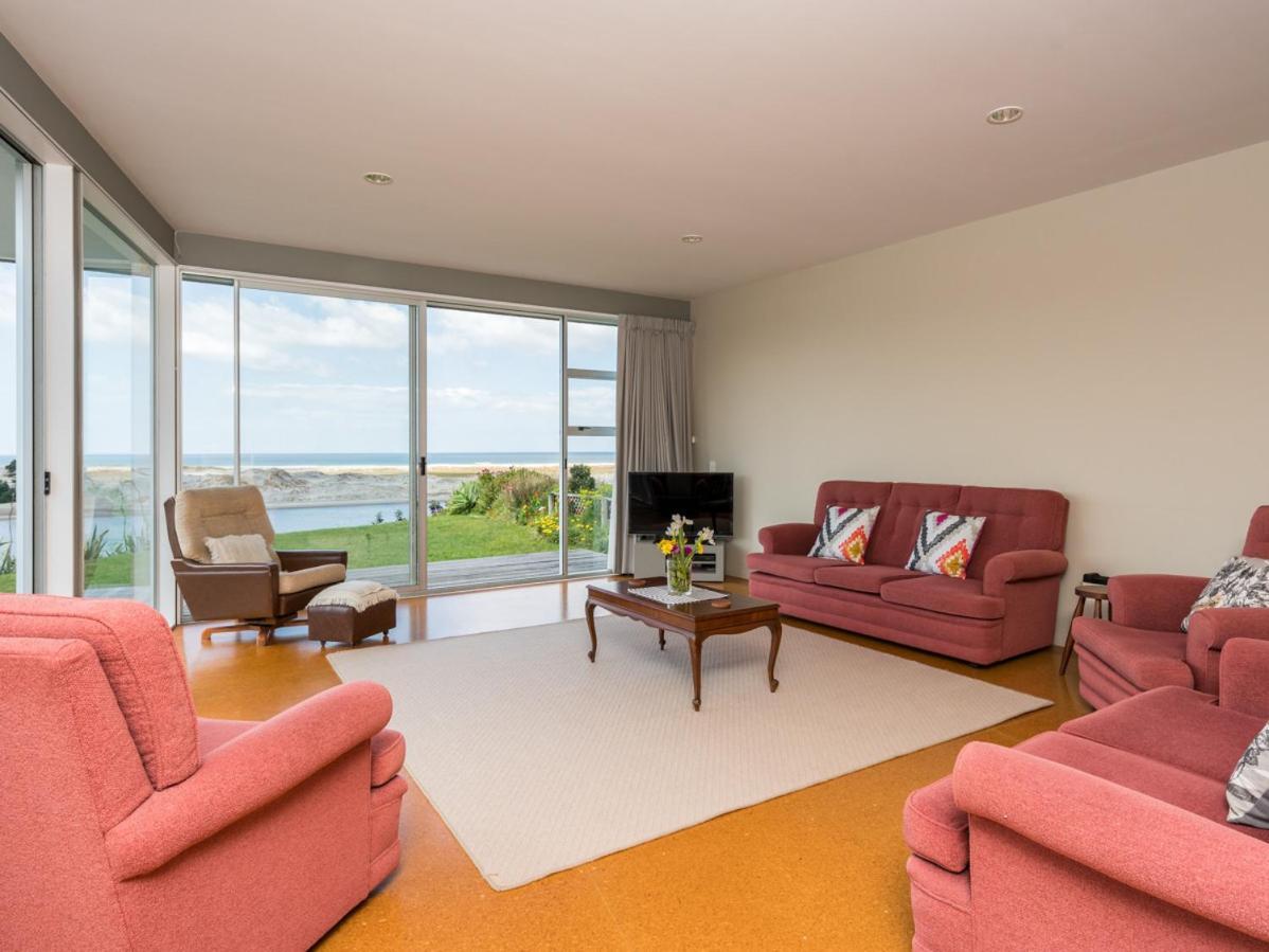 Roberts Retreat - Mangawhai Holiday Home Экстерьер фото
