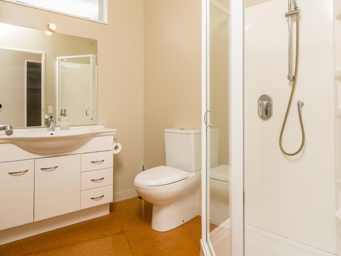 Roberts Retreat - Mangawhai Holiday Home Экстерьер фото