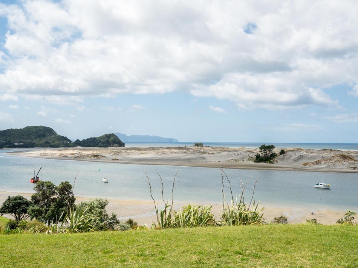 Roberts Retreat - Mangawhai Holiday Home Экстерьер фото